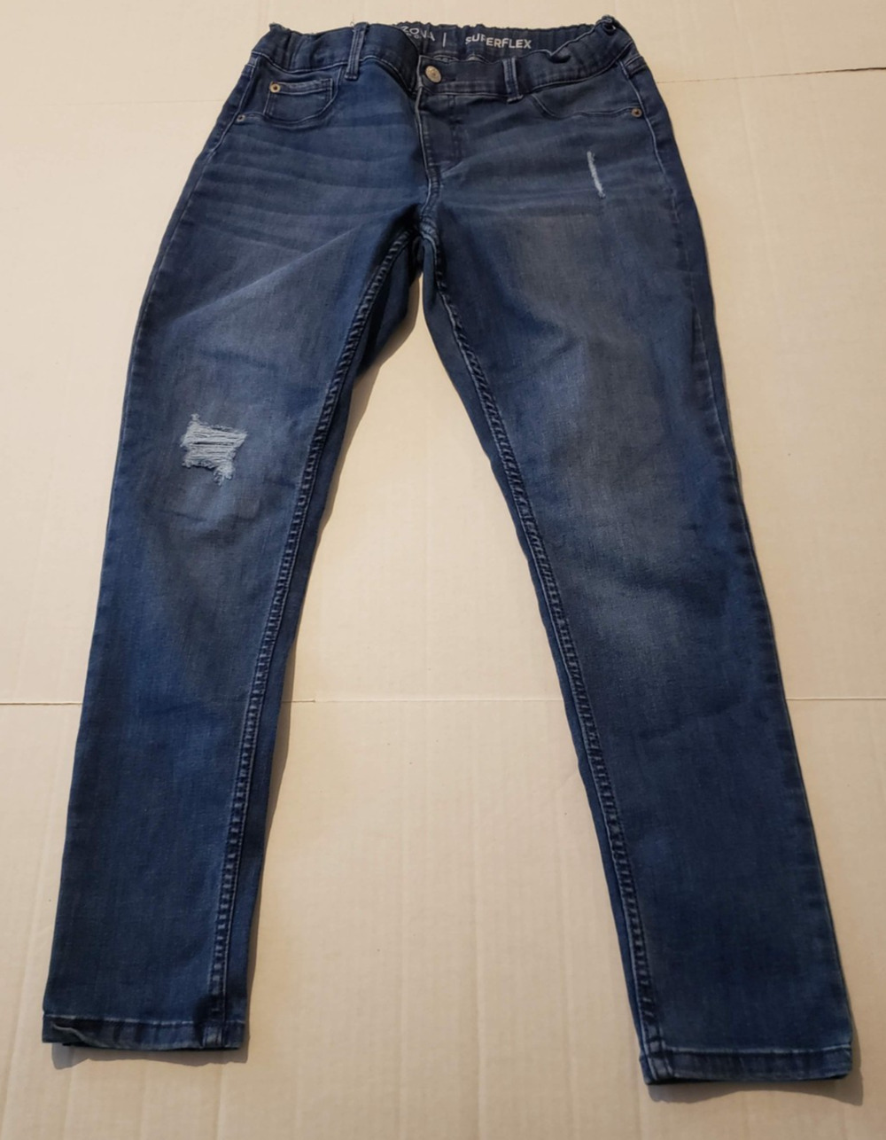 Arizona Jean Co Women’s Size 16.5 Mid Rise Superflex Distressed Jeggings